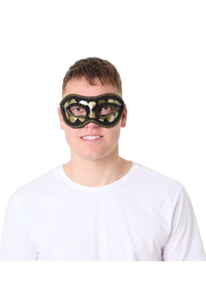 Spotlight_Artboard-4