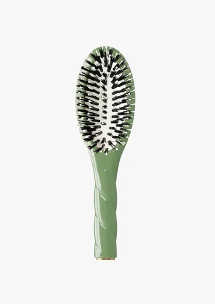 Mecca La Bonne Brosse N.03 The Essential Soft Petite Brush $190